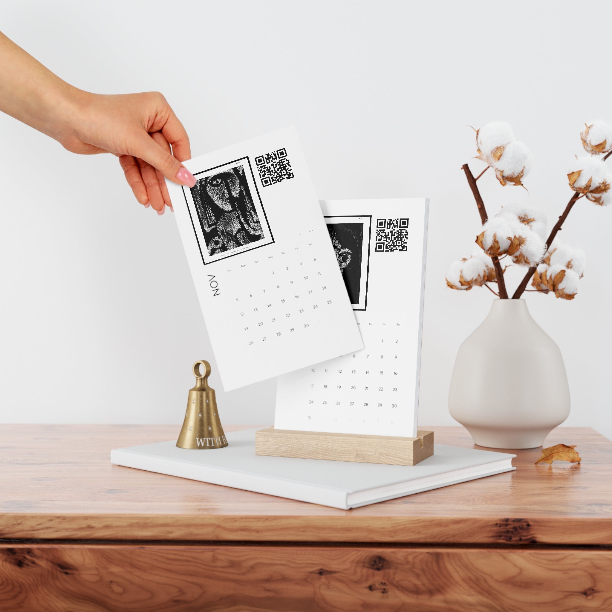 Virtuoso 963 | Desk Calendar (2023)